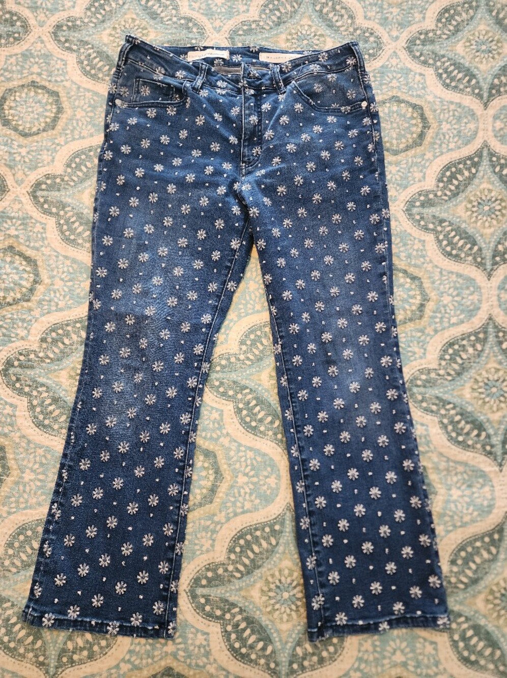 Anthro Pilcro Boho Daisy Flower Embroidery High Rise Cropped Flare Jeans - Picture 2 of 10